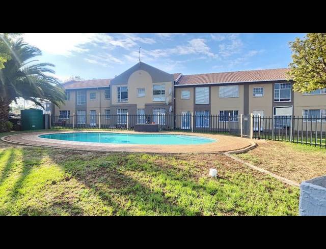 3 BEDROOM TOWNHOUSE FOR SALE IN VERWOERDPARK